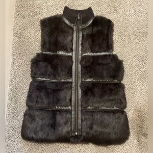 Votre Nom Collection Brown Rabbit
Angora Lamb Nappa Vest Women’s Size Small